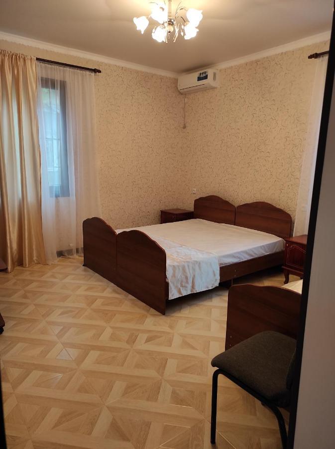 Hotel Гостевой Дом Лума Suchumi Exteriér fotografie